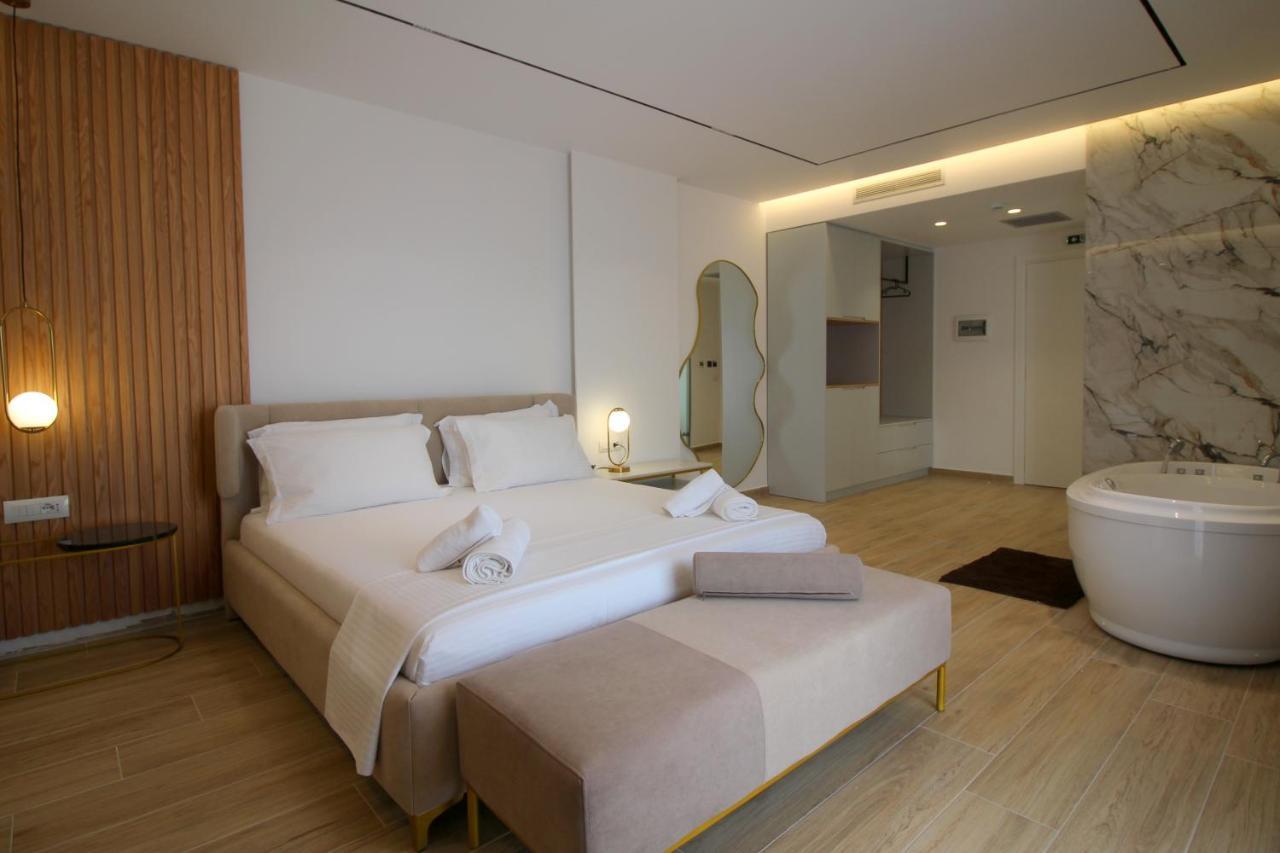 Julia Hotel Саранде Екстериор снимка