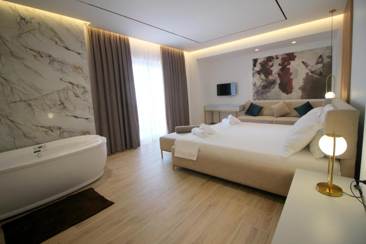 Julia Hotel Саранде Екстериор снимка