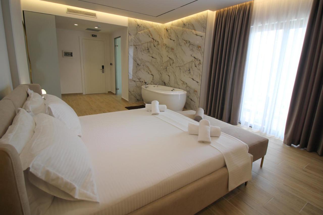 Julia Hotel Саранде Екстериор снимка