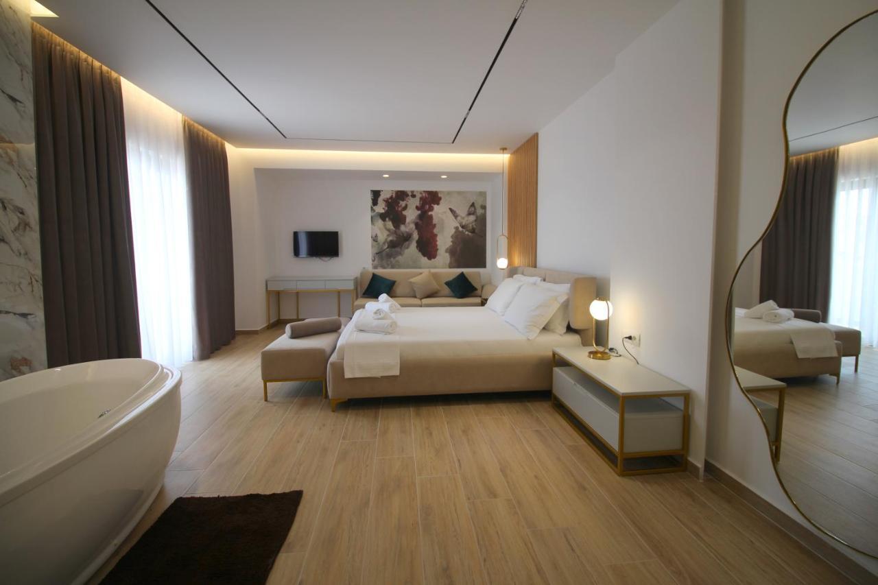 Julia Hotel Саранде Екстериор снимка