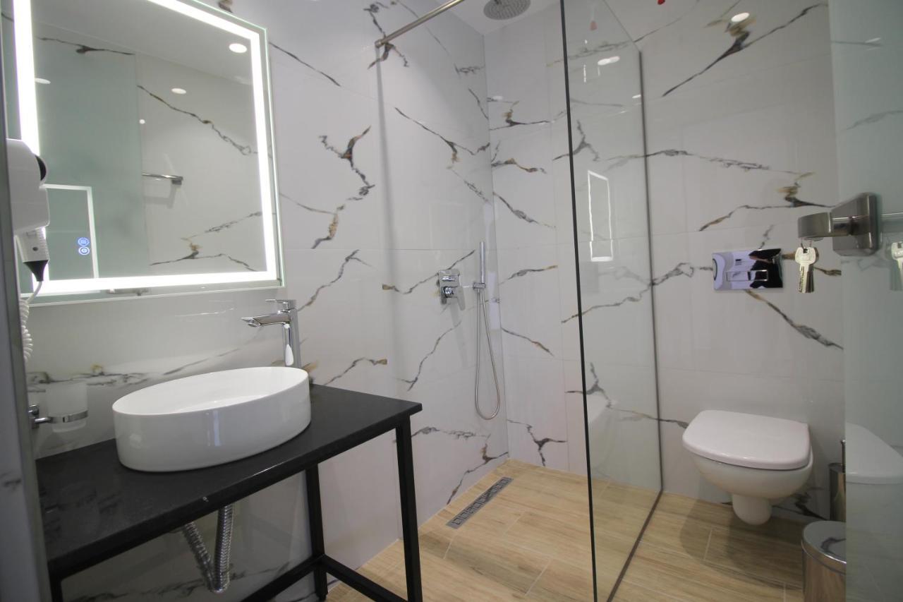 Julia Hotel Саранде Екстериор снимка