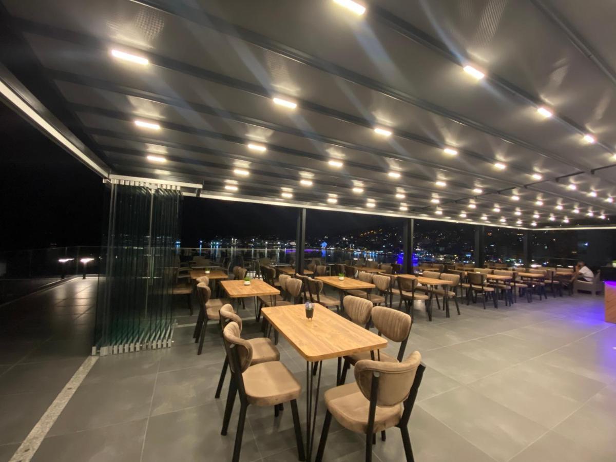 Julia Hotel Саранде Екстериор снимка