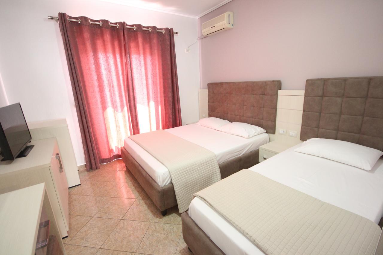 Julia Hotel Саранде Екстериор снимка