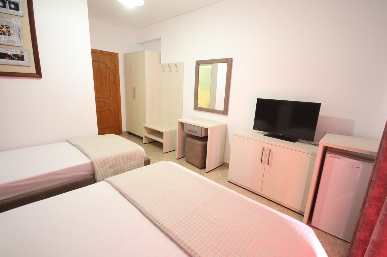 Julia Hotel Саранде Екстериор снимка