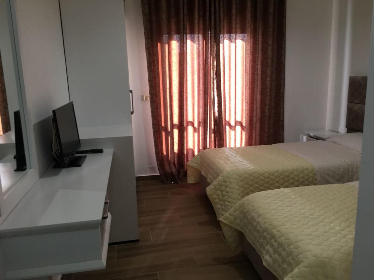 Julia Hotel Саранде Екстериор снимка