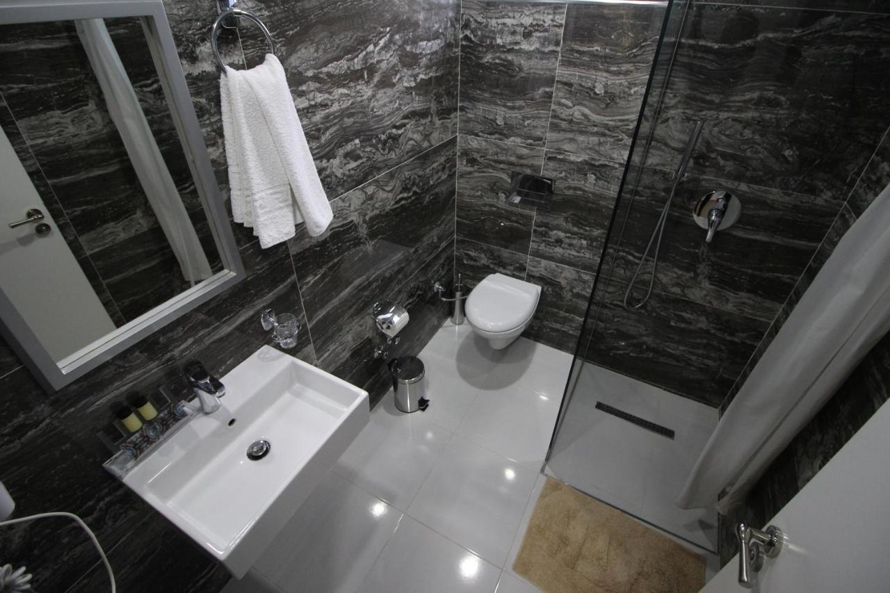 Julia Hotel Саранде Екстериор снимка