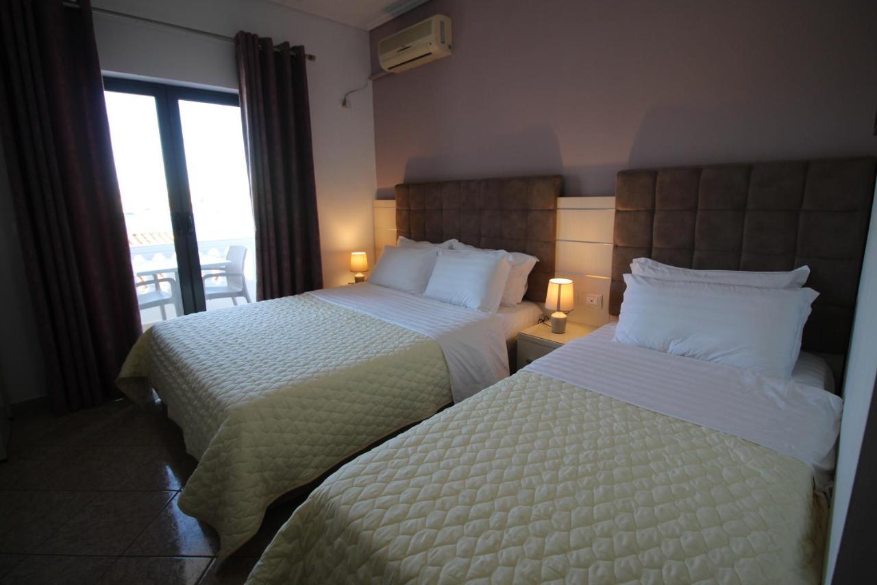 Julia Hotel Саранде Екстериор снимка