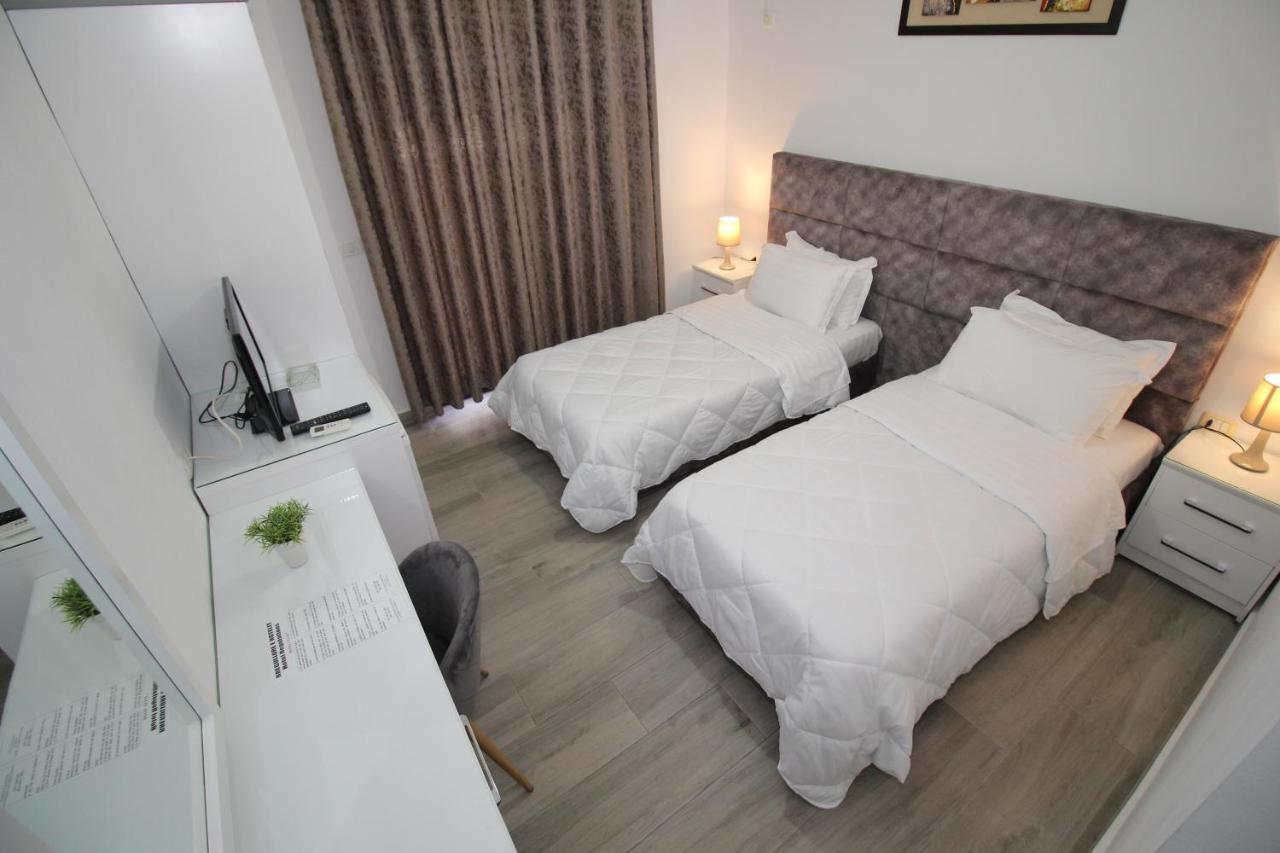 Julia Hotel Саранде Екстериор снимка