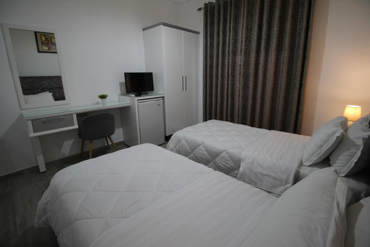 Julia Hotel Саранде Екстериор снимка