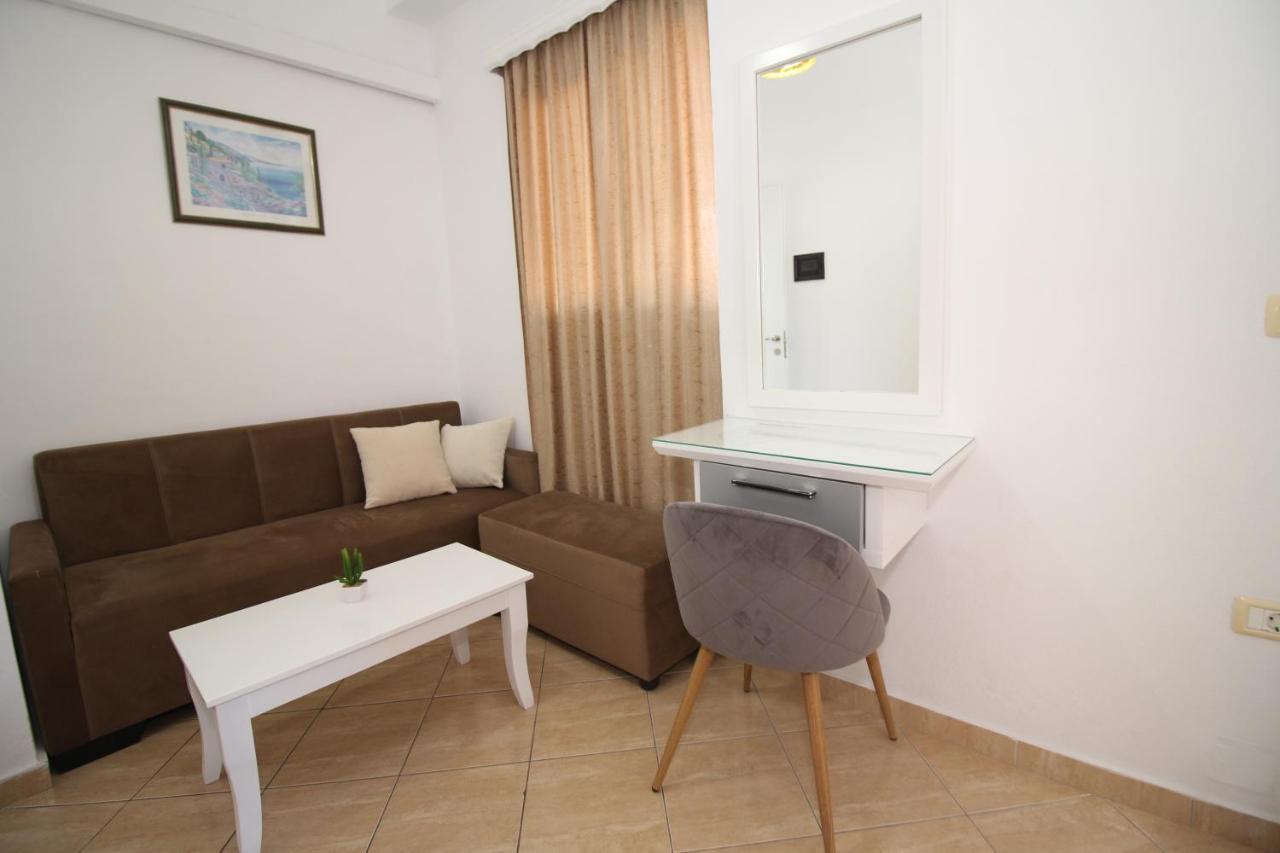 Julia Hotel Саранде Екстериор снимка