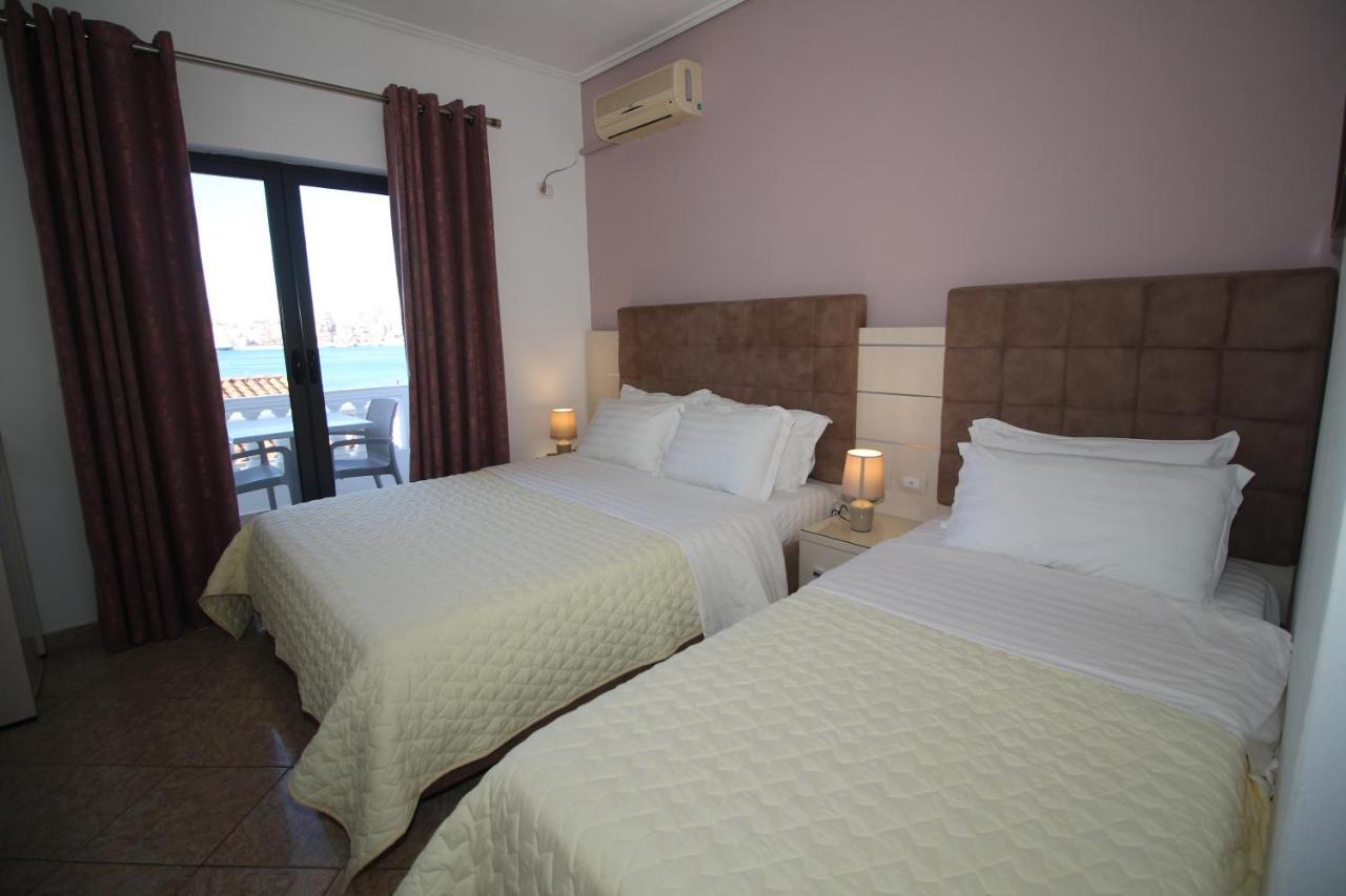 Julia Hotel Саранде Екстериор снимка