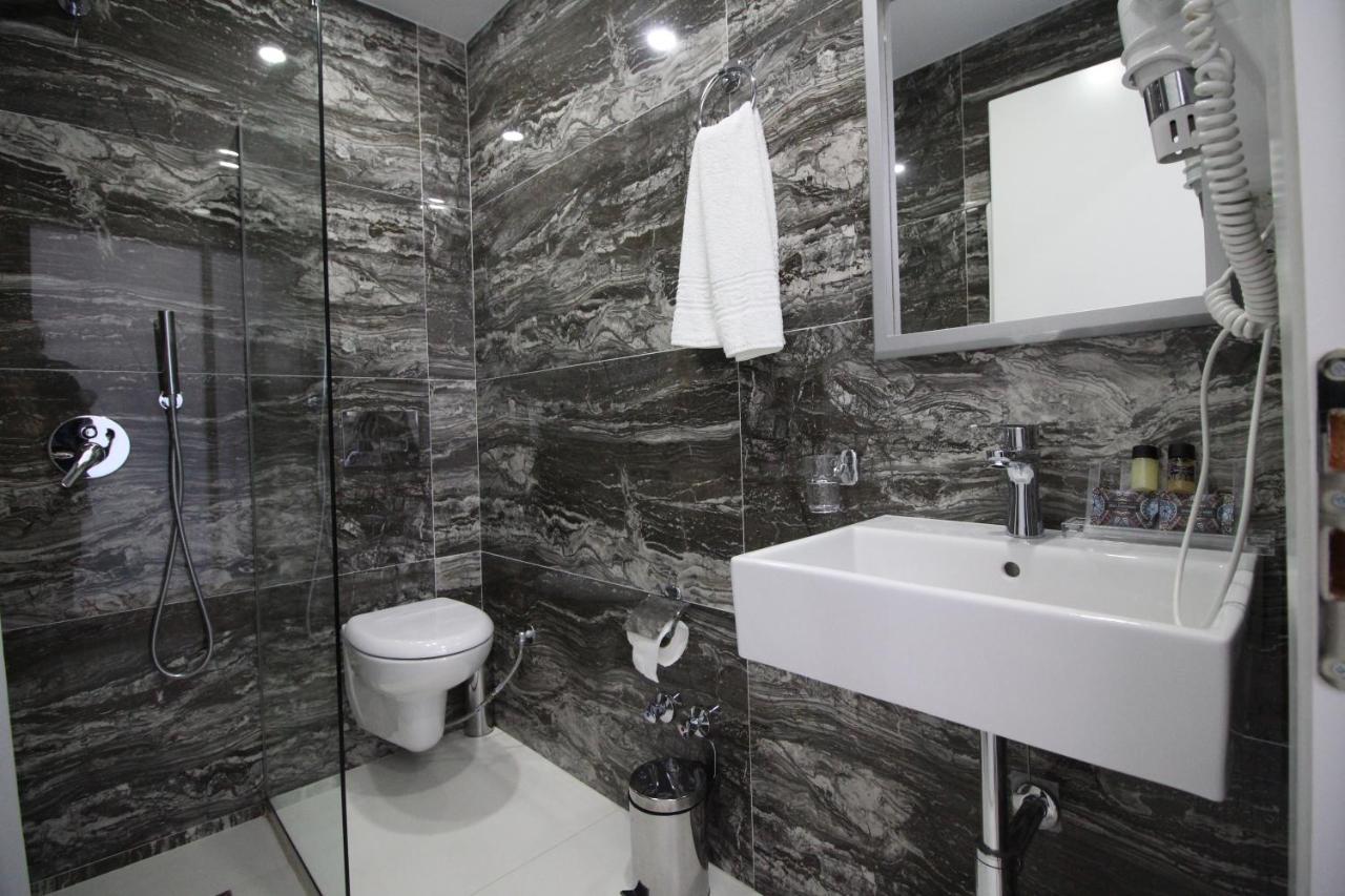 Julia Hotel Саранде Екстериор снимка
